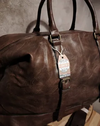 Borsone in pelle con tracolla