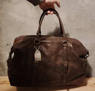 Borsone in pelle con tracolla