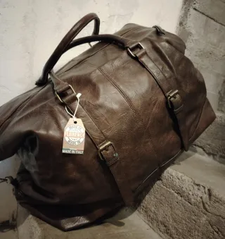 Borsone in pelle con tracolla