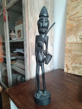 Escultura africana de madera