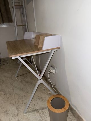 Escritorio, Estantería y Silla - Como Nuevos