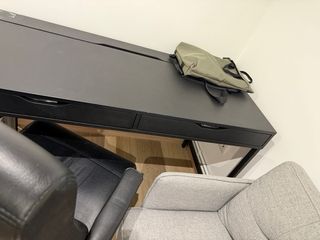 Mesa de escritorio Ikea negra