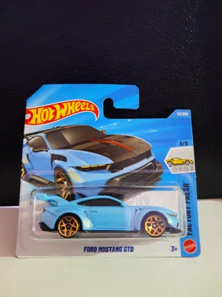 Hot Wheels Ford Mustang GTD Azul