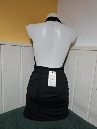 Vestido Zara Negro Mini con Flor