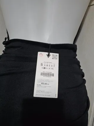 Vestido Zara Negro Mini con Flor