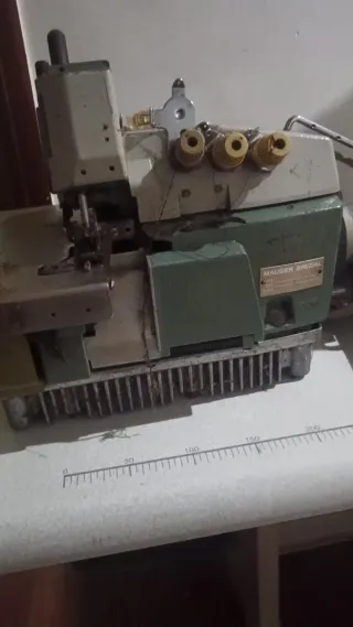 2 Máquinas de coser JUKI 200€ cada una