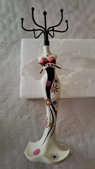 Joyero Perchero Figura Mujer Flores.