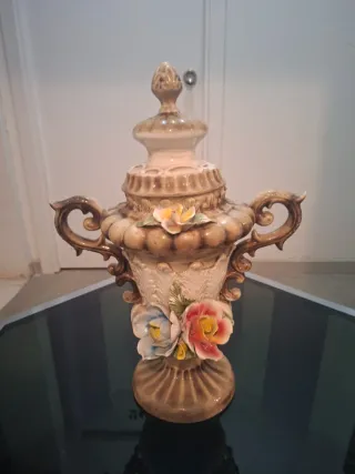 Figuras de porcelana decorativas