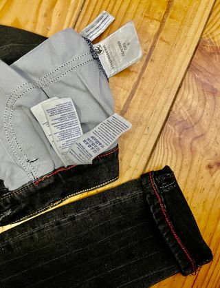 Jeans Tommy Hilfiger rayas negras