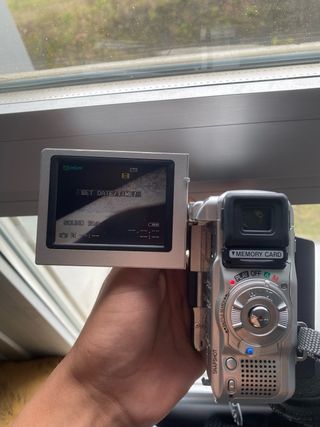 Videocámara JVC MiniDV GR-DX95E Y2K