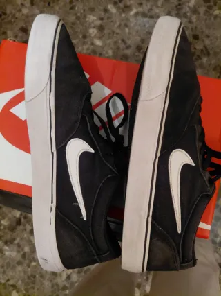 Zapatillas Nike SB Negras y Blancas
