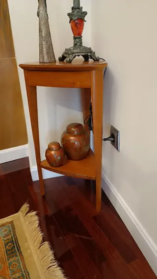 Mesa auxiliar de rincón madera y metal