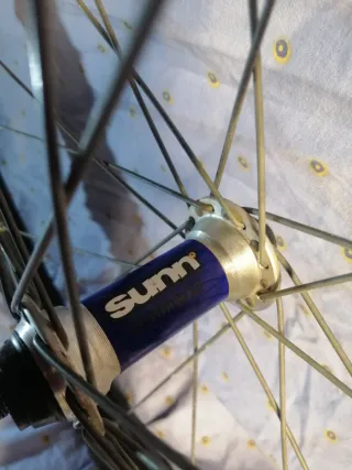 Rueda SUNN Buje y Llanta con Neumático Michelin