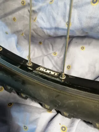 Rueda SUNN Buje y Llanta con Neumático Michelin