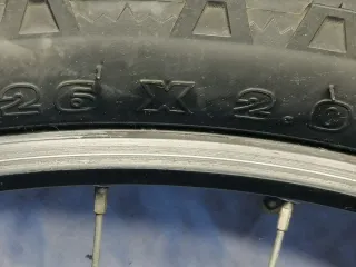 Rueda SUNN Buje y Llanta con Neumático Michelin