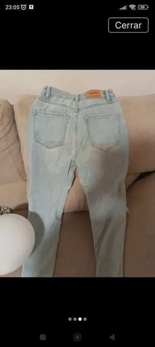 Pantalón vaquero desgarrado talla S
