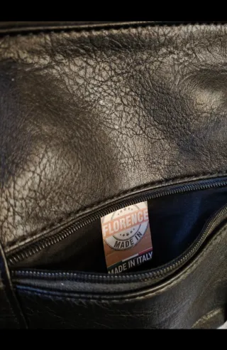 Borsone in pelle nero nuovo con cartellino