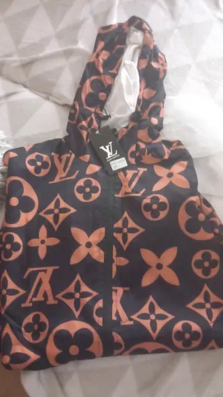 Chubasquero Louis Vuitton Talla L