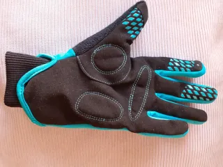 Guantes y calcetines de esquí infantiles