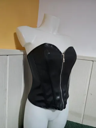 Corsé efecto piel negro con cremallera