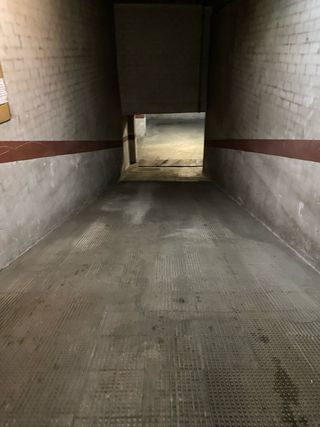 Se alquila cochera, plaza de garaje en Almansa