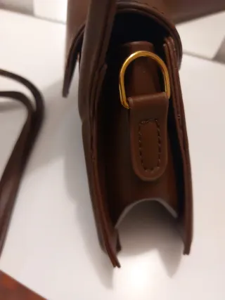 Bolso de piel marrón