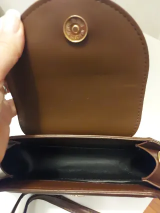 Bolso de piel marrón