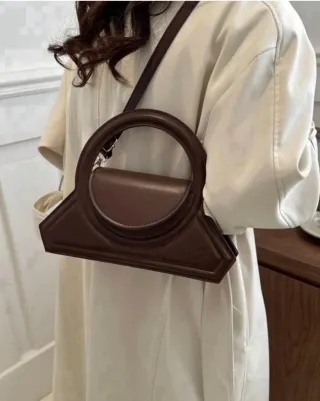 Bolso de piel marrón