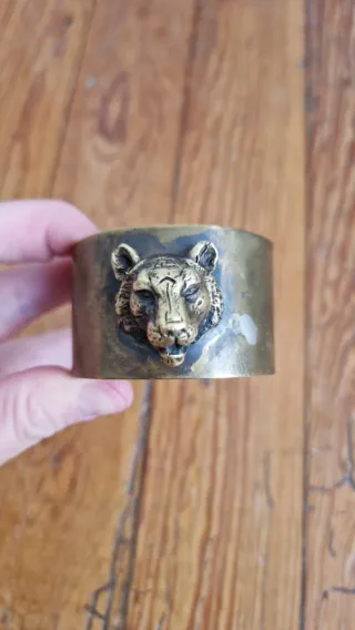 Pulsera de latón con cabeza de tigre