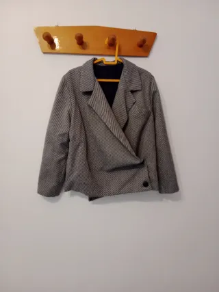 Blazer Raya Gris Talla 44