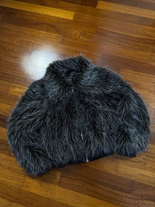 Pelliccia finta anni 2000 grigia bershka