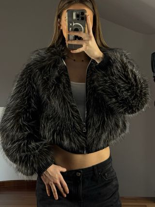 Pelliccia finta anni 2000 grigia bershka