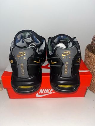 Nike Air Max 95 Negras y Doradas