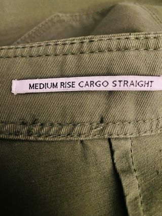 Pantalón cargo verde Bershka