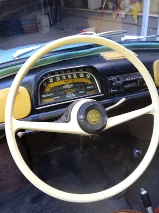 Renault dauphine 1961