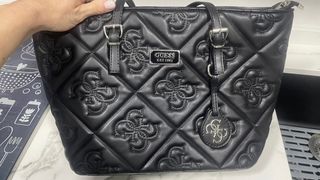 Bolso Guess Negro Acolchado