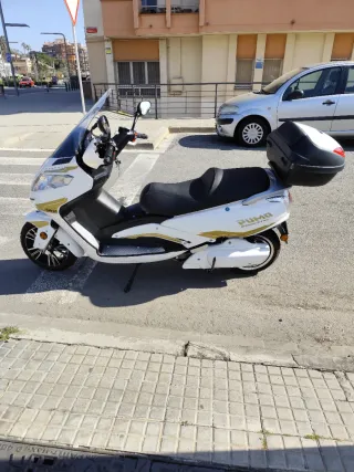 Moto eléctrica efun puma 2023