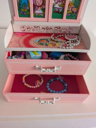 Joyero infantil con cajones