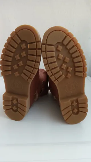 Botines de cuero con forro,color avellana,Nuevas