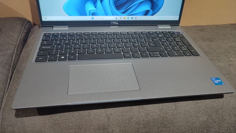 Dell Latitude 5520 i5 11th Gen 16GB RAM afbeelding 2