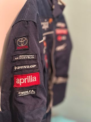 Chaqueta de moto con logos
