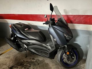 “YAMAHA XMAX 125 azul - matricula junio 2022 - 5.0