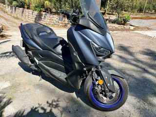 “YAMAHA XMAX 125 azul - matricula junio 2022 - 5.0