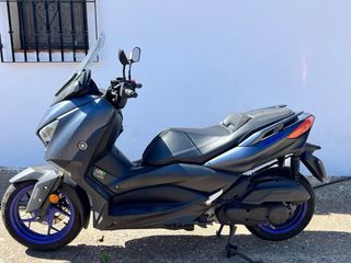 “YAMAHA XMAX 125 azul - matricula junio 2022 - 5.0