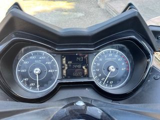 “YAMAHA XMAX 125 azul - matricula junio 2022 - 5.0