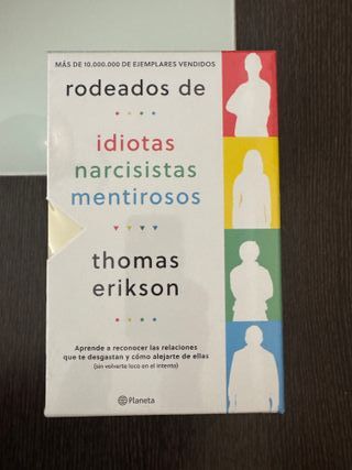 Estuche Rodeados: (Rodeados de idiotas / Rodead...