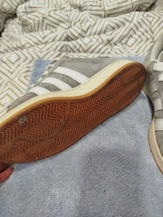 Zapatillas Adidas solo un par de usos