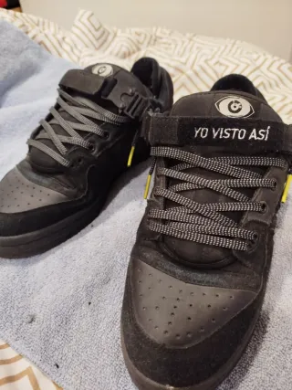 Zapatillas Adidas solo un par de usos