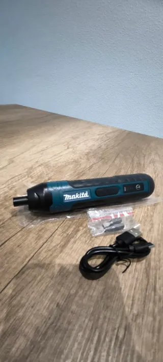 Destornillador Eléctrico Makita USB