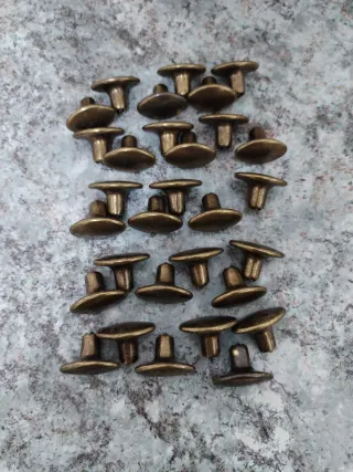 Lote de pomos metálicos